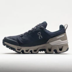 Sports Shoe Store -Sports Shoe Store 631359 1